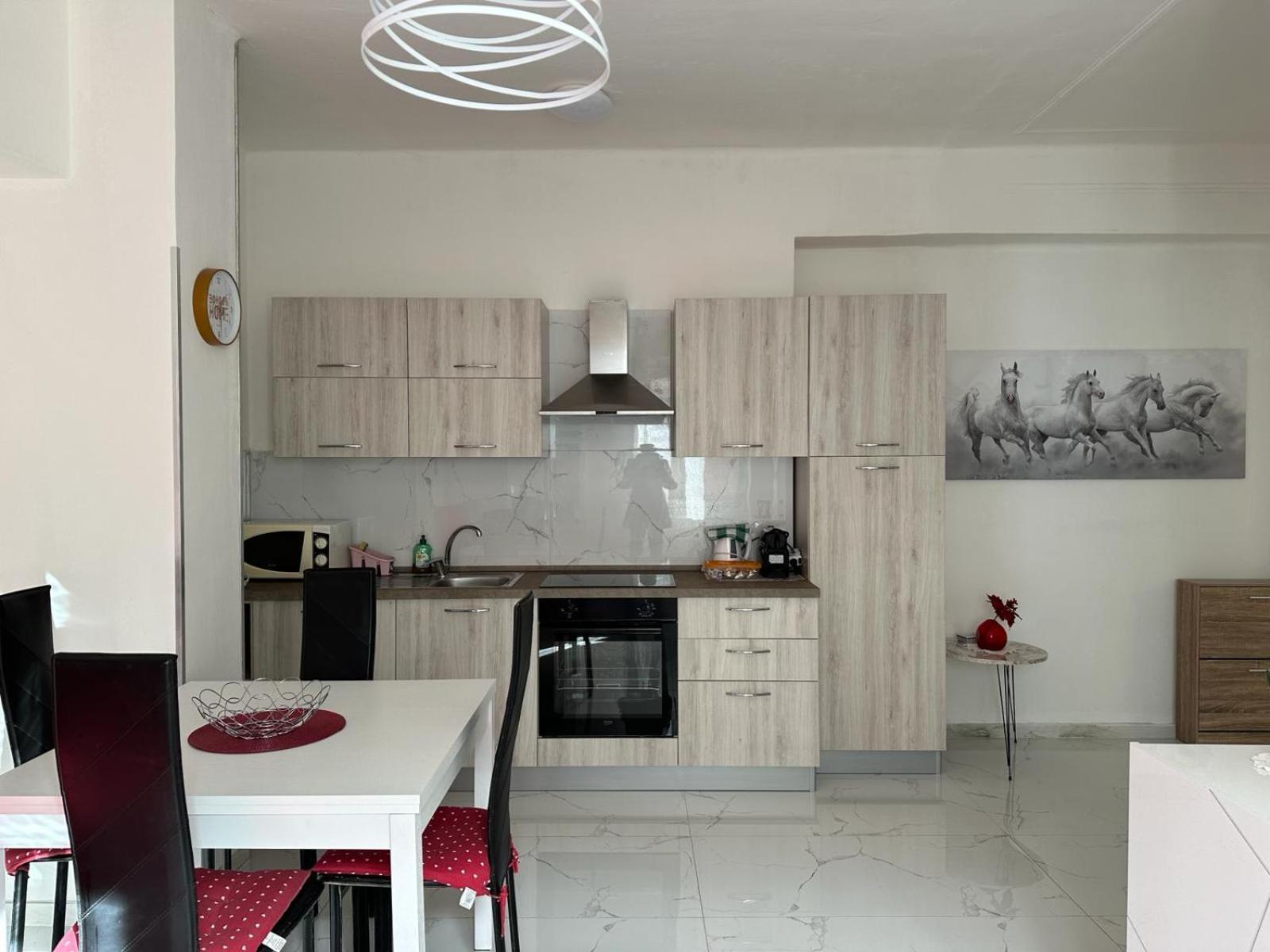 Wh - Dolce Vita - Bilocale - 5 Minuti Dal Centro - Parcheggio Gratuito - Wifi Sanremo Exterior photo